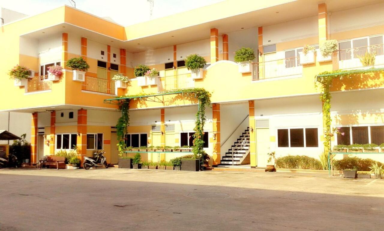 Hotel Kencana Rembang Extérieur photo